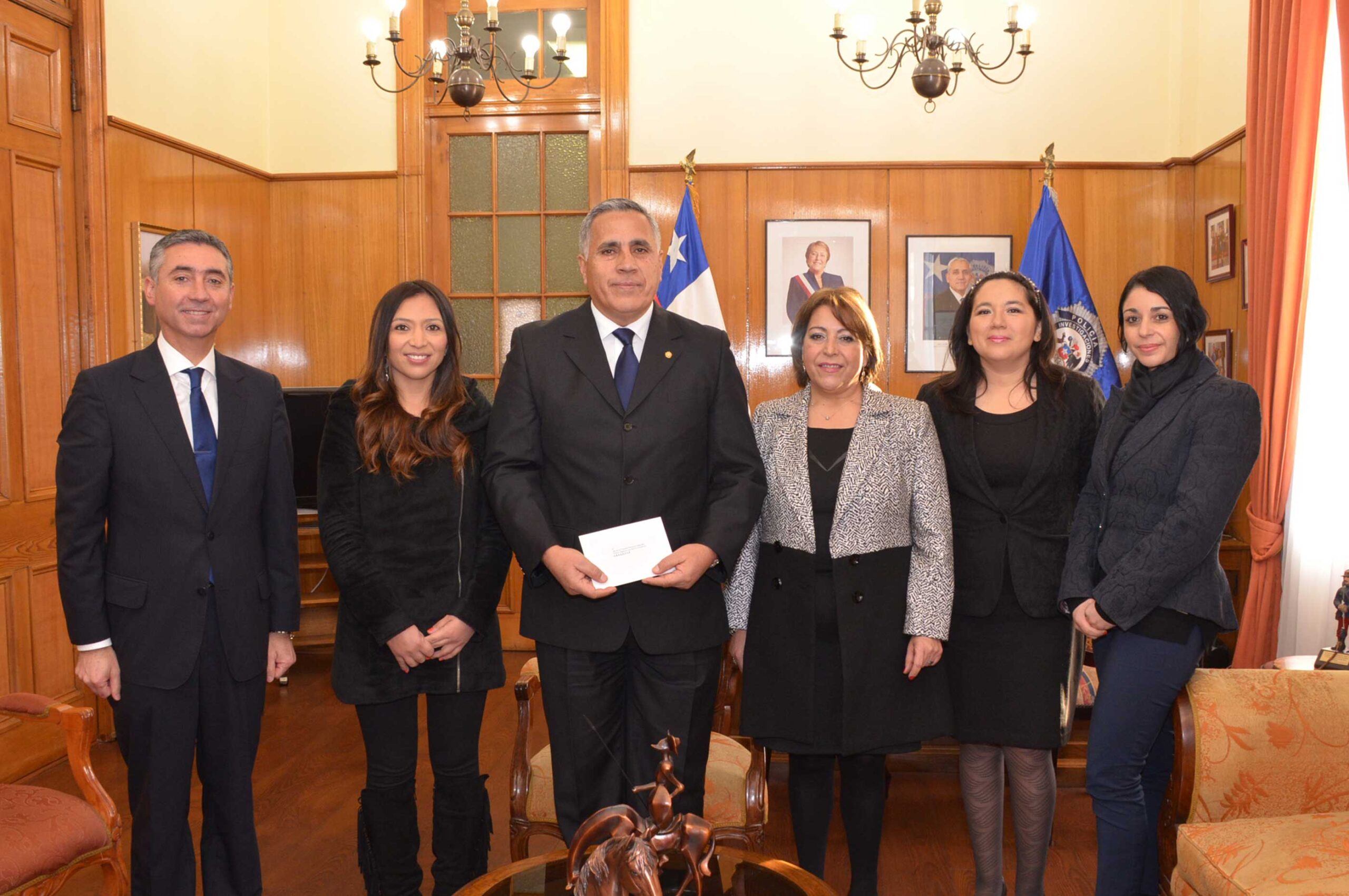 CORAFAM VALPARAÍSO REALIZÓ SALUDOS PROTOCOLARES A JEFE REGIONAL 1