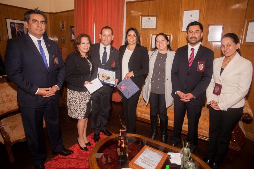 CORAFAM VALPARAÍSO SALUDÓ POR ANIVERSARIO A JEFE REGIONAL 3