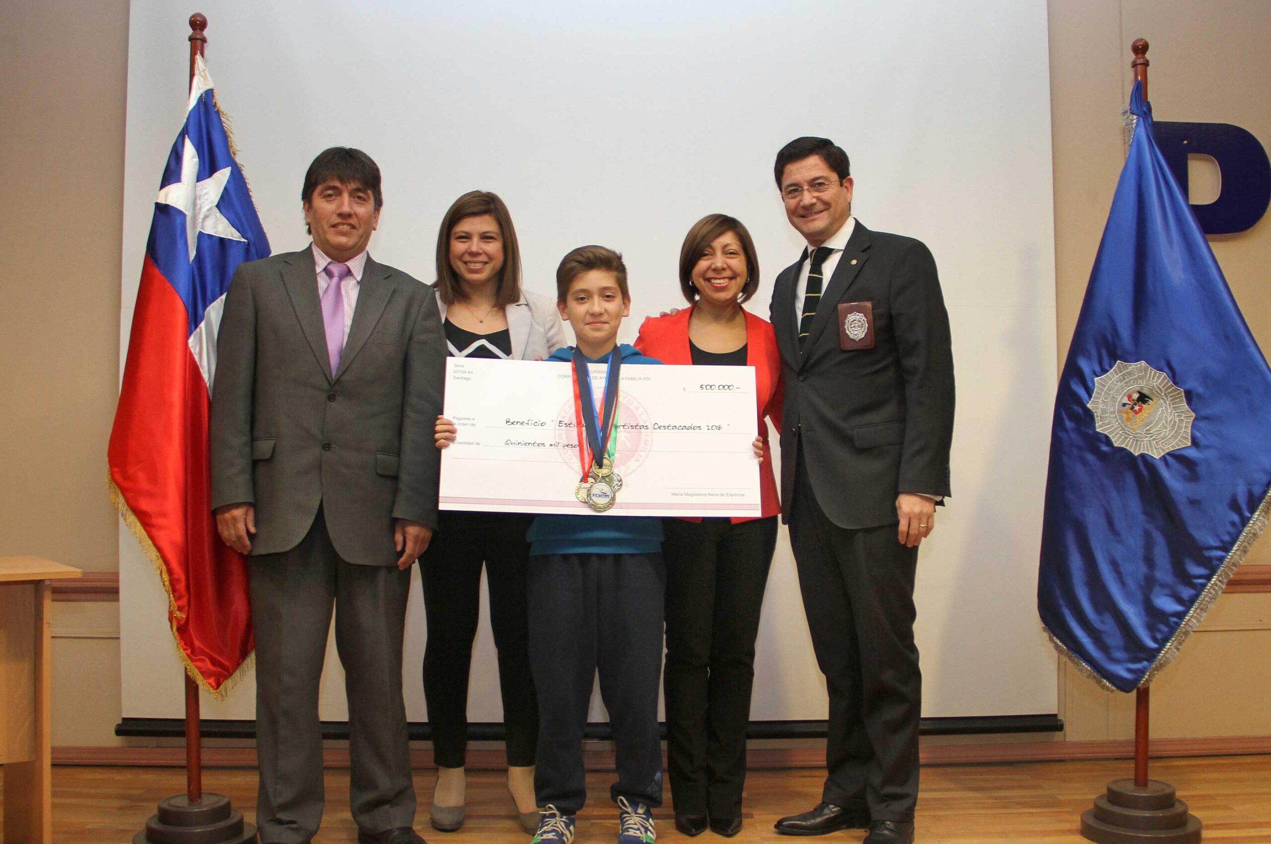 JÓVEN DEPORTISTA MAGALLÁNICO FUE PREMIADO POR CORAFAM PDI3