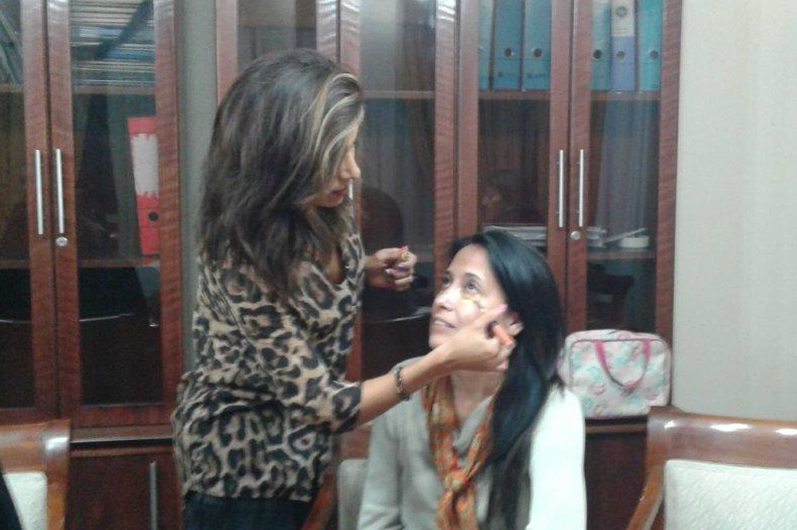 SEDE TARAPACÁ REALIZÓ TALLER DE MAQUILLAJE1